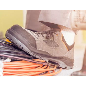 Finitions soignées et matériaux de qualité – chaussures Tilka S1P SRC pensées pour allier style et sécurité